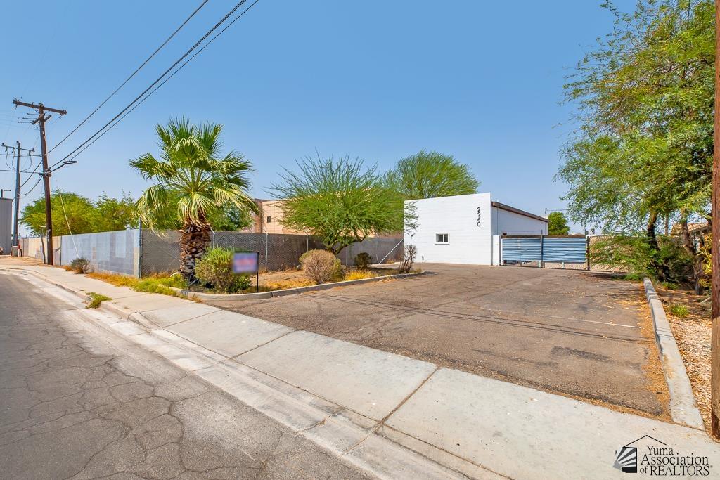 2260 S 3 Ave