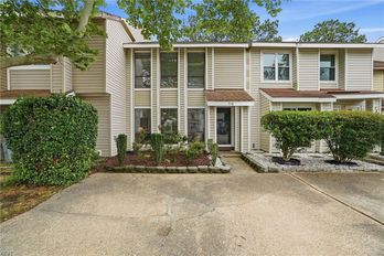 Townhouse at 716 Woodbox DR
