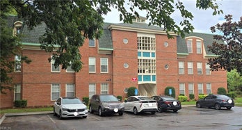 Townhouse at 300 Riveranne CT 313