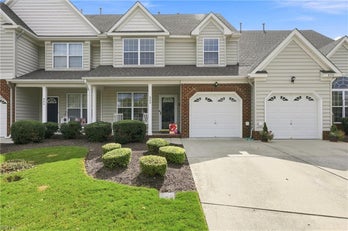 Townhouse at 848 Devereaux DR
