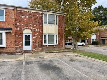 Townhouse at 1936 Darnell DR