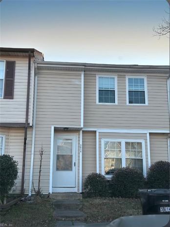 Townhouse at 3614 Windmill DR