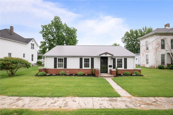 611 S 6TH ST, MARSHALL, IL 62441 - Image 0e8d9ce6a7decdb3ae0e35e4ec27b9fe/2586619662