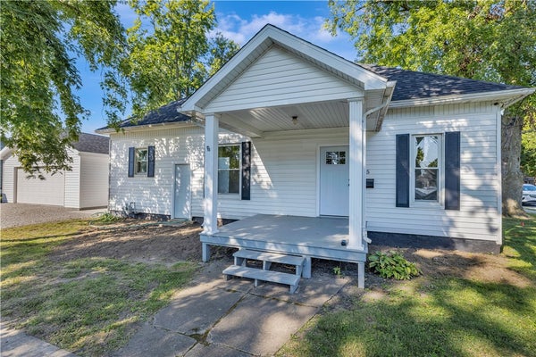 315 N GRAHAM ST, SULLIVAN, IL 61951 - Image 25d9f6705e64441eaec3beecf6f7f7b5/74340403