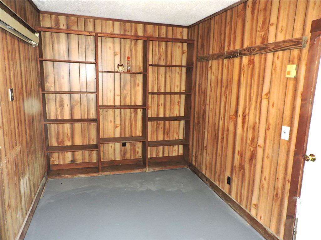 915 Skyline Drive
