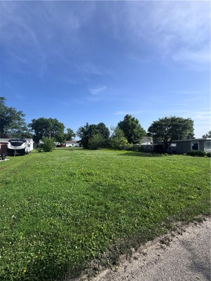 210 SYCAMORE ST, ASHMORE, IL 61912 - Image 8aa78a94a2c92cf9fa0eee7125dc0ab8/422222014