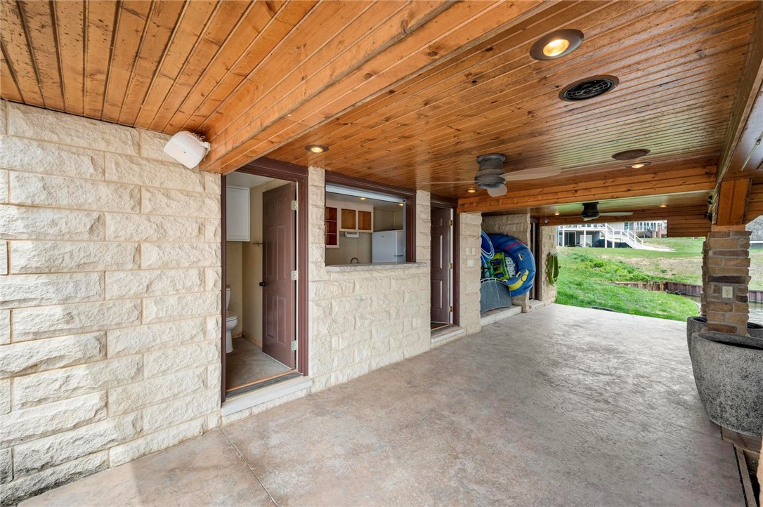 Effingham, Illinois, 62401, United States, 4 Bedrooms Bedrooms, ,4 BathroomsBathrooms,Residential,Active,2001083