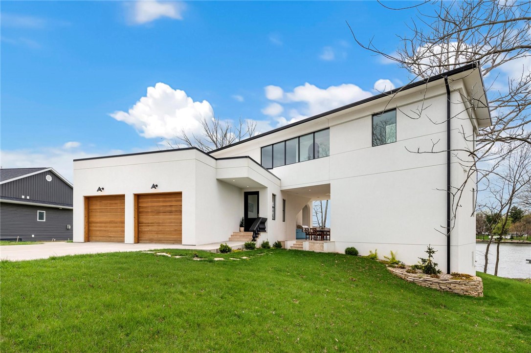 Effingham, Illinois, 62401, United States, 4 Bedrooms Bedrooms, ,4 BathroomsBathrooms,Residential,Active,2001083