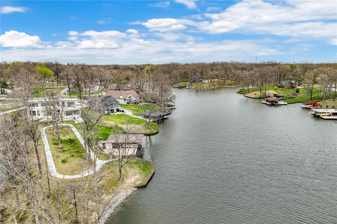 Effingham, Illinois, 62401, United States, 4 Bedrooms Bedrooms, ,4 BathroomsBathrooms,Residential,Active,2001083