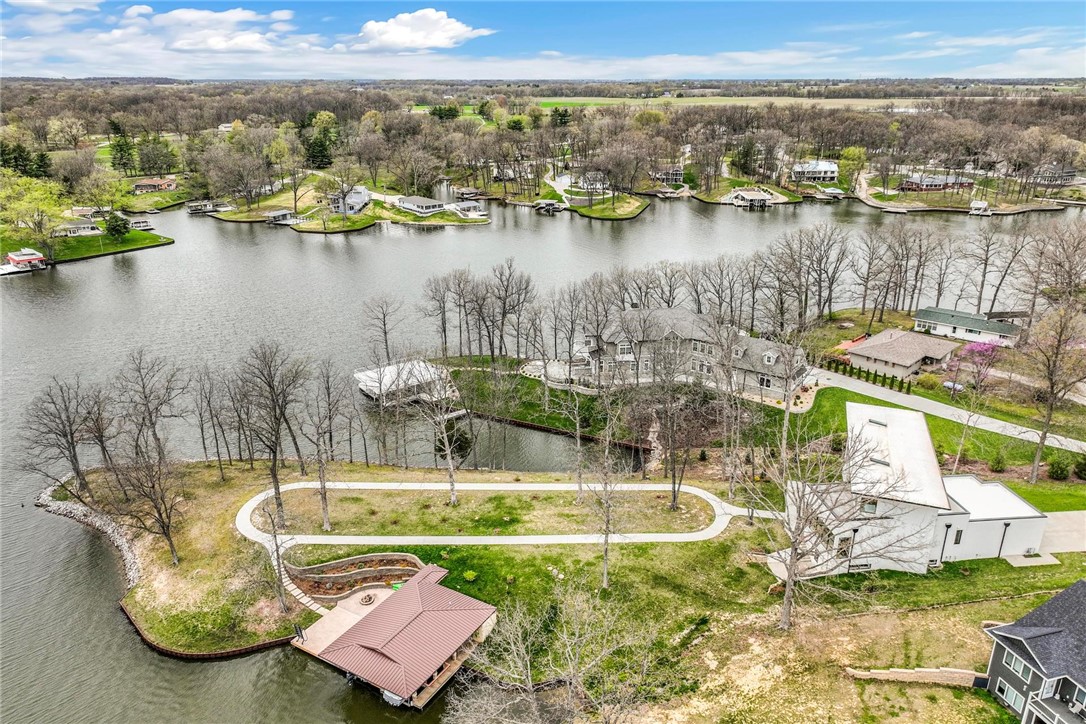 Effingham, Illinois, 62401, United States, 4 Bedrooms Bedrooms, ,4 BathroomsBathrooms,Residential,Active,2001083