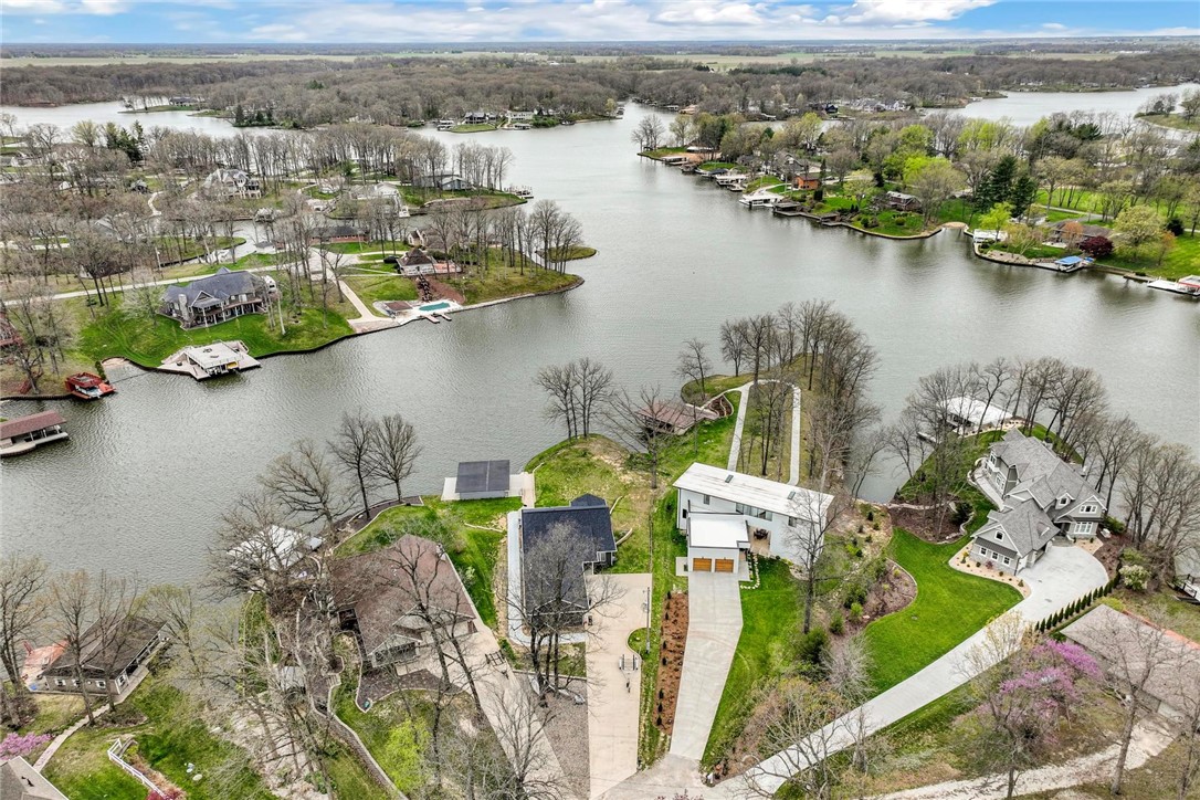 Effingham, Illinois, 62401, United States, 4 Bedrooms Bedrooms, ,4 BathroomsBathrooms,Residential,Active,2001083