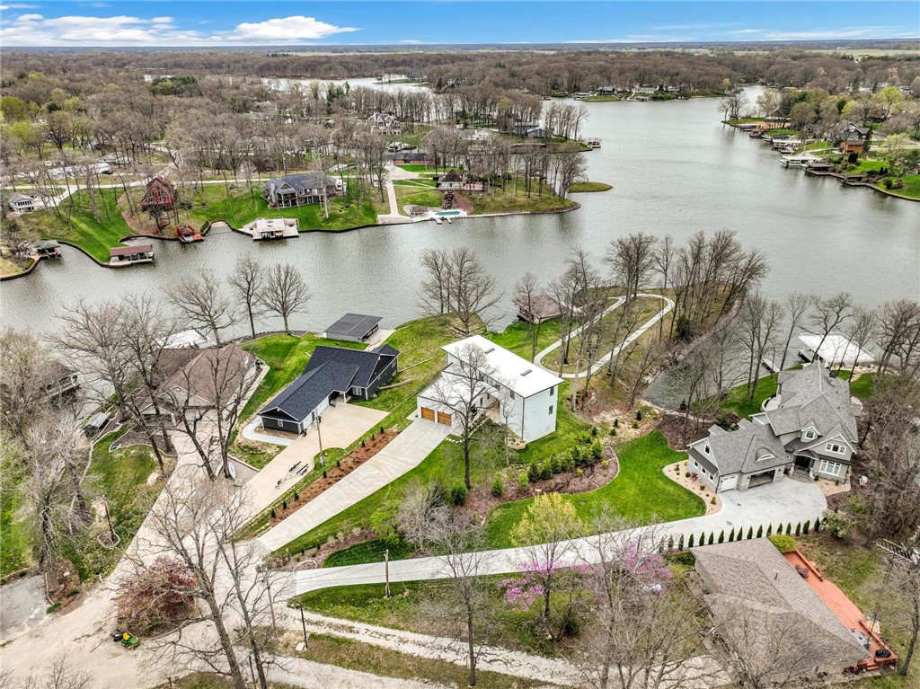 Effingham, Illinois, 62401, United States, 4 Bedrooms Bedrooms, ,4 BathroomsBathrooms,Residential,Active,2001083