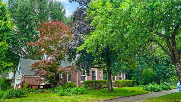 1009 W GREEN ST, CHAMPAIGN, IL 61821 - Image b425e7e29d51eaead83f2c7c88245e1b/551390366