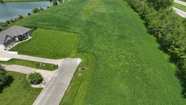 LOT 46 EDGEWATER, MATTOON, IL 61938 - Image bb809fc83903e6ad763548d44c32939e/784478136