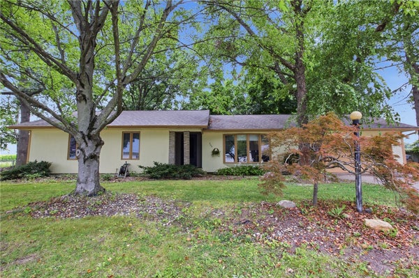 706 S IOWA ST, ASHMORE, IL 61912 - Image bfb7319ebfee3121e22a3d848d48ebe4/1059405918
