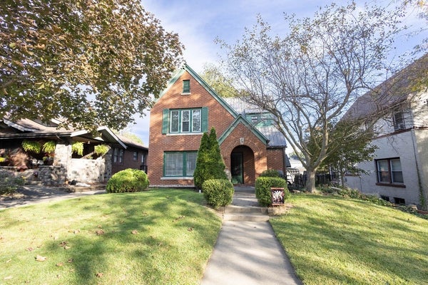 17 W CONRON AVE, DANVILLE, IL 61832 - Image cdf90e555fab8cb2045c8be330d93fd7/2373185024