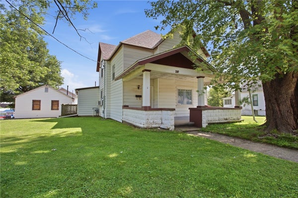 310 W MORGAN ST, NEWTON, IL 62448 - Image e77264e649bd07a38fcd2dd90e3c7755/1671461697