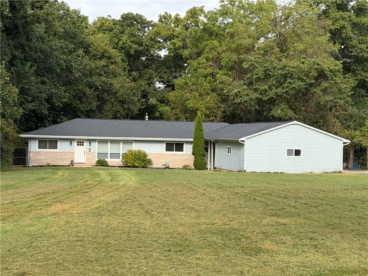 2 HICKORY RDG, CHARLESTON, IL 61920 - Image e7ece6952986f8cec2f255bcf3932ea0/422605456