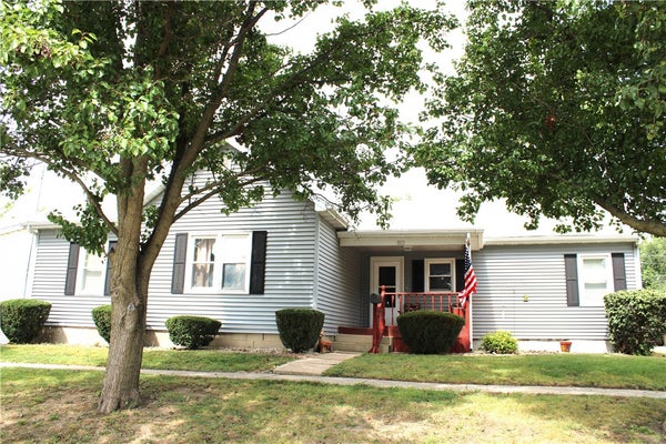 1103 W SOUTH 4TH ST, SHELBYVILLE, IL 62565 - Image ec0a37a40eb976a8c1ac4de4d9bb9967/3080100532