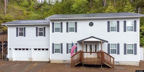Photo of 764/766 Forest Avenue, Ketchikan, AK 99901 (MLS # 25817)