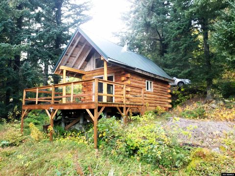 Photo of 73 E Mathias Ave, Haines, AK 99827 (MLS # 25928)