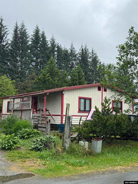 Photo of 6306 Gull Way, Juneau, AK 99801 (MLS # 25985)