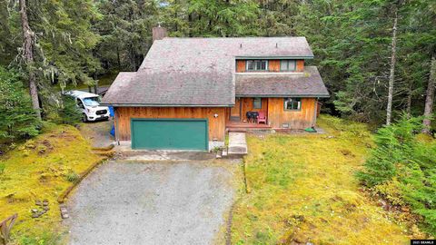 Photo of 4508 Dredge Lake Road, Juneau, AK 99801 (MLS # 25926)