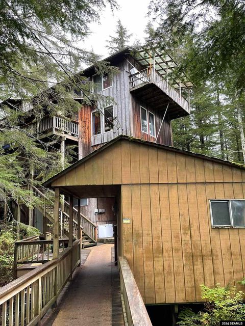 Photo of 772 Amundsen Way, Ketchikan, AK 99901 (MLS # 24083)