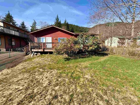 Photo of 3304 Ohana Court, Ketchikan, AK 99901 (MLS # 260186)