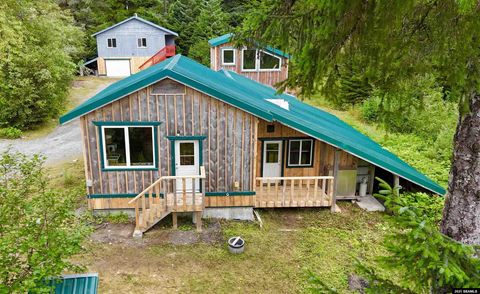 Photo of 623,627,631 Ridge Road, Yakutat, AK 99689 (MLS # 25803)