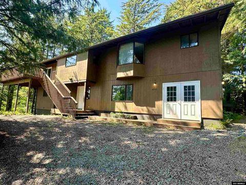 Photo of 4943 N Tongass Hwy, Ketchikan, AK 99901 (MLS # 25581)