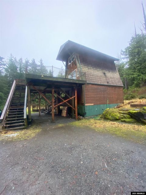 Photo of 6269 Fireside Court, Ketchikan, AK 99901 (MLS # 26042)
