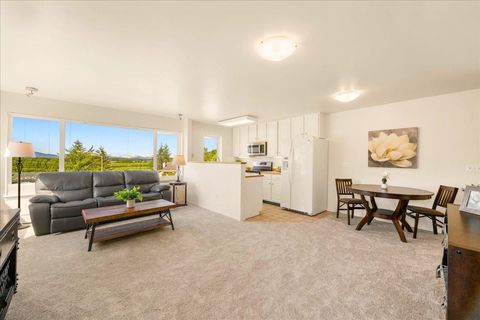 Photo of 1008 Hooter Lane #C4, Juneau, AK 99801 (MLS # 260260)