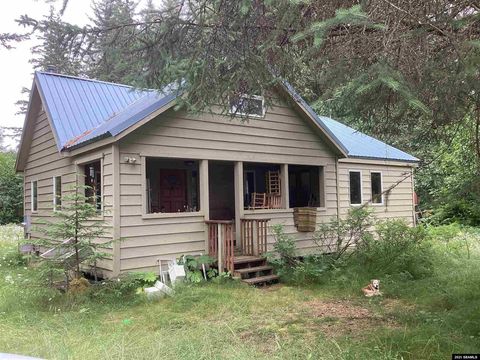 Photo of NHN Rink Creek Road, Gustavus, AK 99826 (MLS # 25718)
