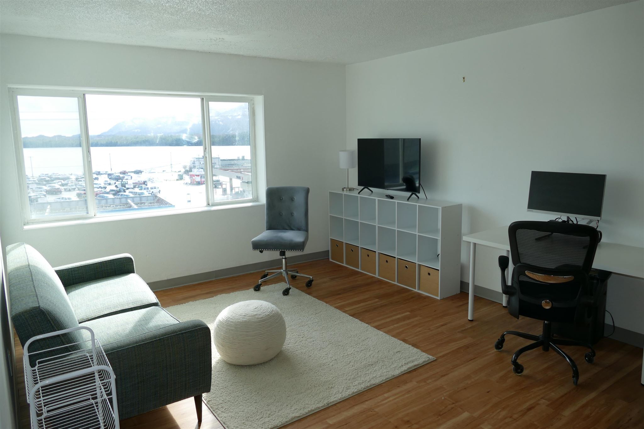 2415 Hemlock Avenue 404