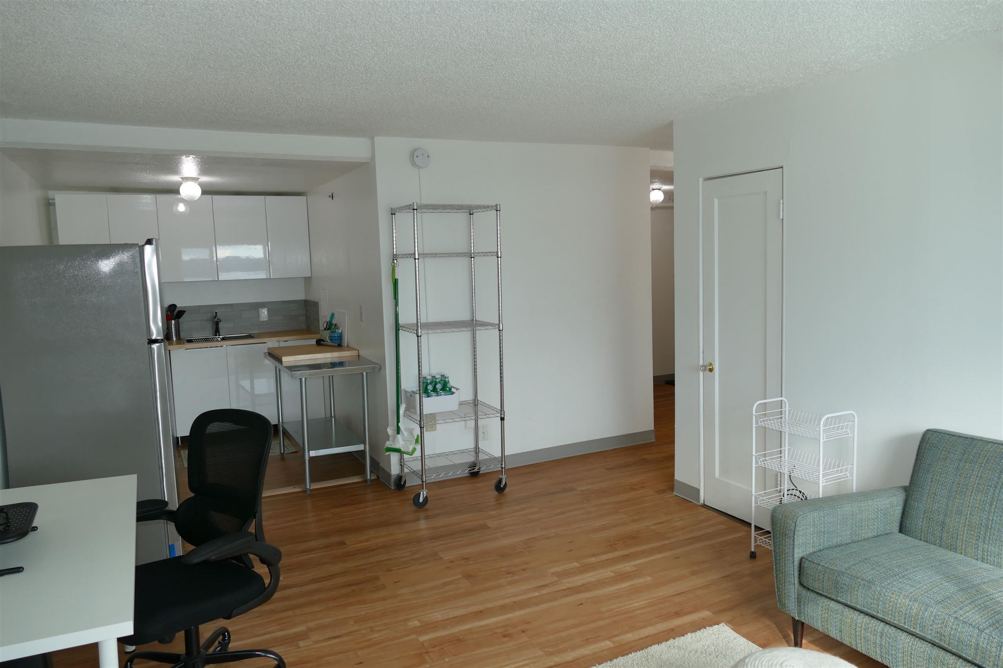 2415 Hemlock Avenue 404