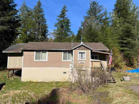 Photo of 6525 Roosevelt Drive, Ketchikan, AK 99901 (MLS # 260296)