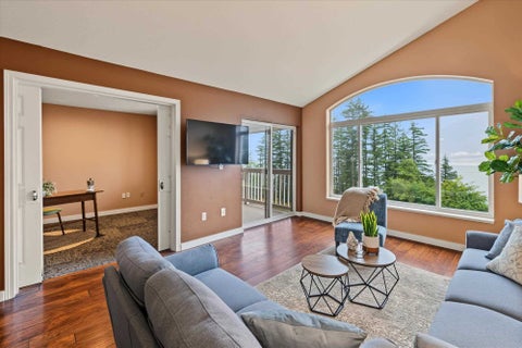 Photo of 2551 Vista Drive #B301, Juneau, AK 99801 (MLS # 260744)