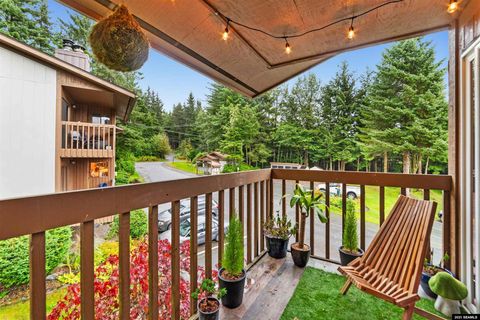 Photo of 12175 Glacier Highway, Juneau, AK 99801 (MLS # 25860)