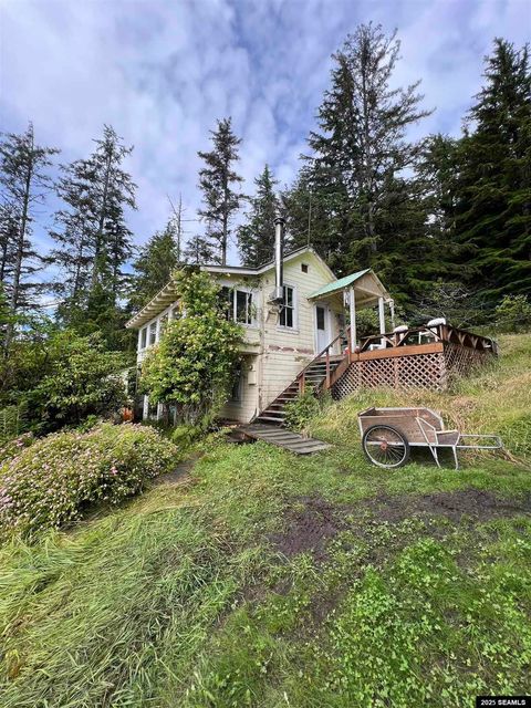 Photo of NHN Tenakee Ave, Tenakee Springs, AK 99841 (MLS # 25744)