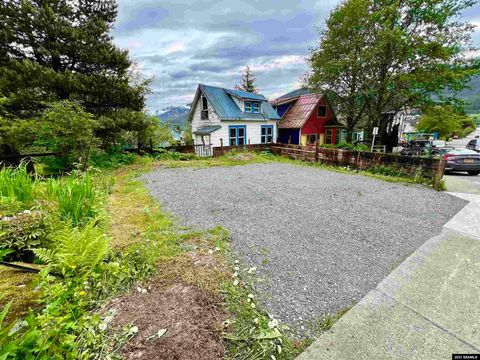 Photo of 275 Irwin Street, Juneau, AK 99801 (MLS # 25940)