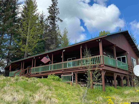 Photo of 9 Needlefish Lane, Gustavus, AK 99826 (MLS # 25491)