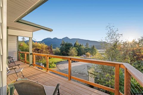 Photo of 1308 Abby Court, Juneau, AK 99801 (MLS # 25945) Photo of 1308 Abby Court, Juneau, AK 99801 (MLS # 25945)