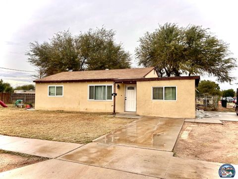 Photo of 525 E 8th St, Holtville, CA 92250 (MLS # 25631719IC)