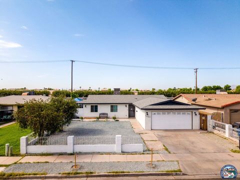Photo of 1637 Southwind Dr, El Centro, CA 92243 (MLS # 26863801IC)