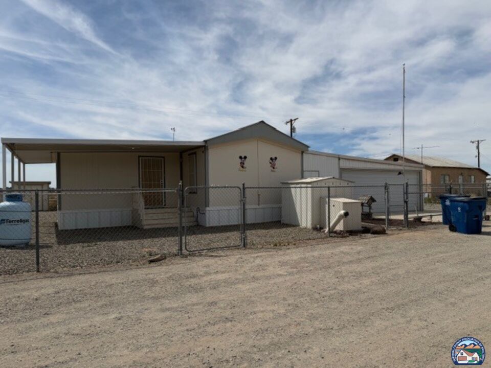 Photo 1 of 13 — 1405 H York Rd, Winterhaven, CA 92283