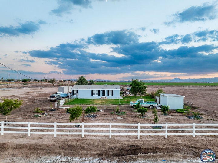 Photo 1 of 25 — 711  W Worthington Rd, Imperial, CA 92251