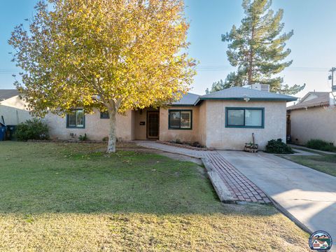Photo of 372 W D St, Brawley, CA 92227 (MLS # 25618175IC)