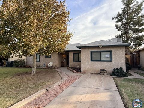 Photo of 372 W D St, Brawley, CA 92227 (MLS # 25618175IC)
