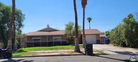 Photo of 1611 Yucca Dr, El Centro, CA 92243 (MLS # 25615763IC)